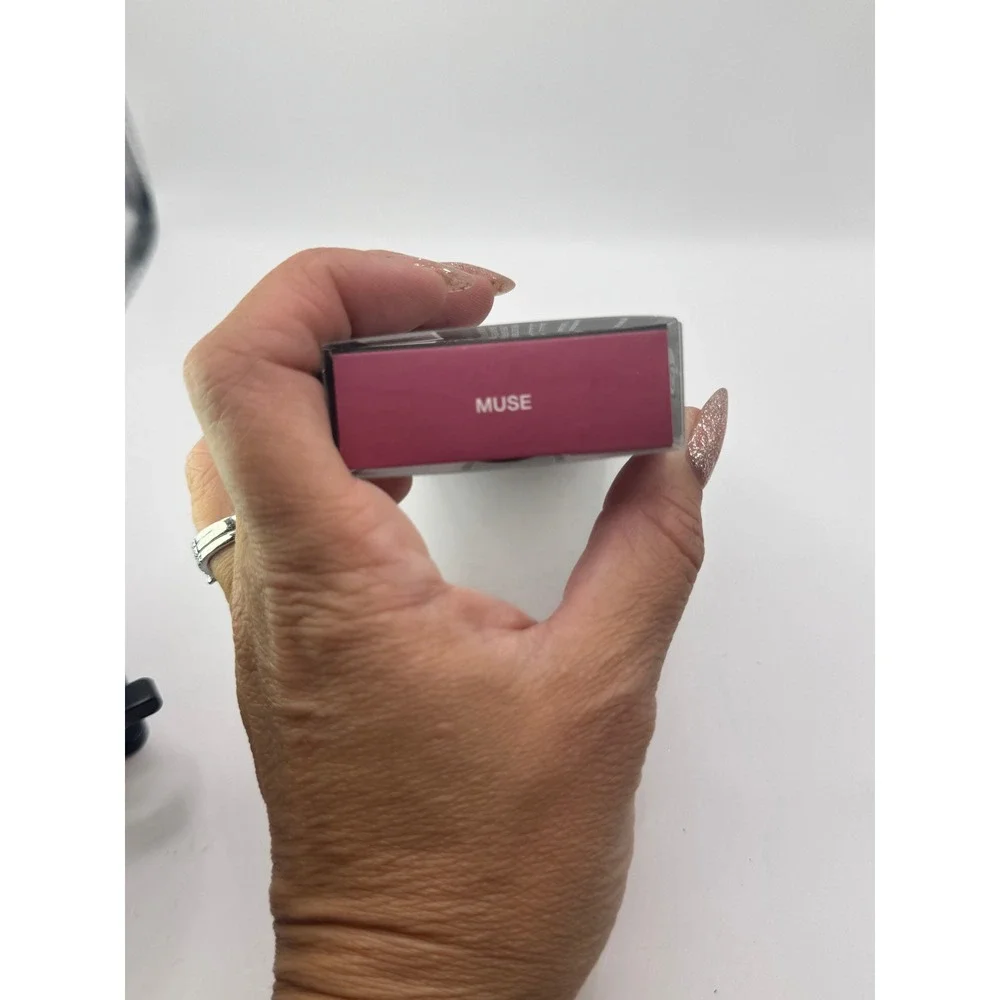 Huda Beauty Liquid Matte Lipstick Muse NEW